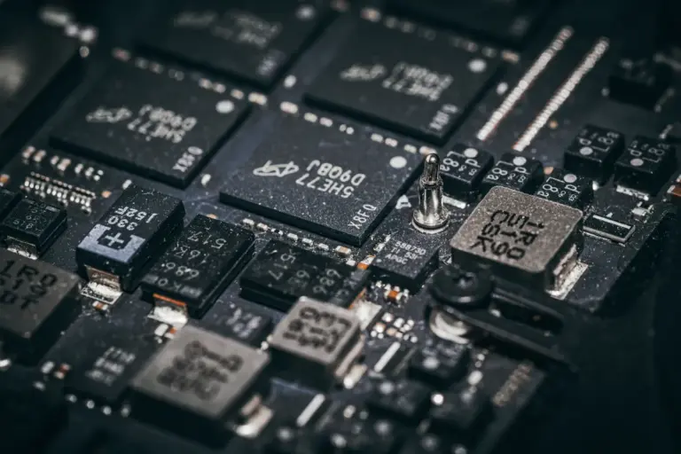 Broadcom Analyst Price Targets Rise as AVGO Drops 20% Broadcom analyst price targets